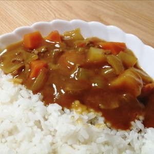 甘くておいしいりんごとはちみつカレー